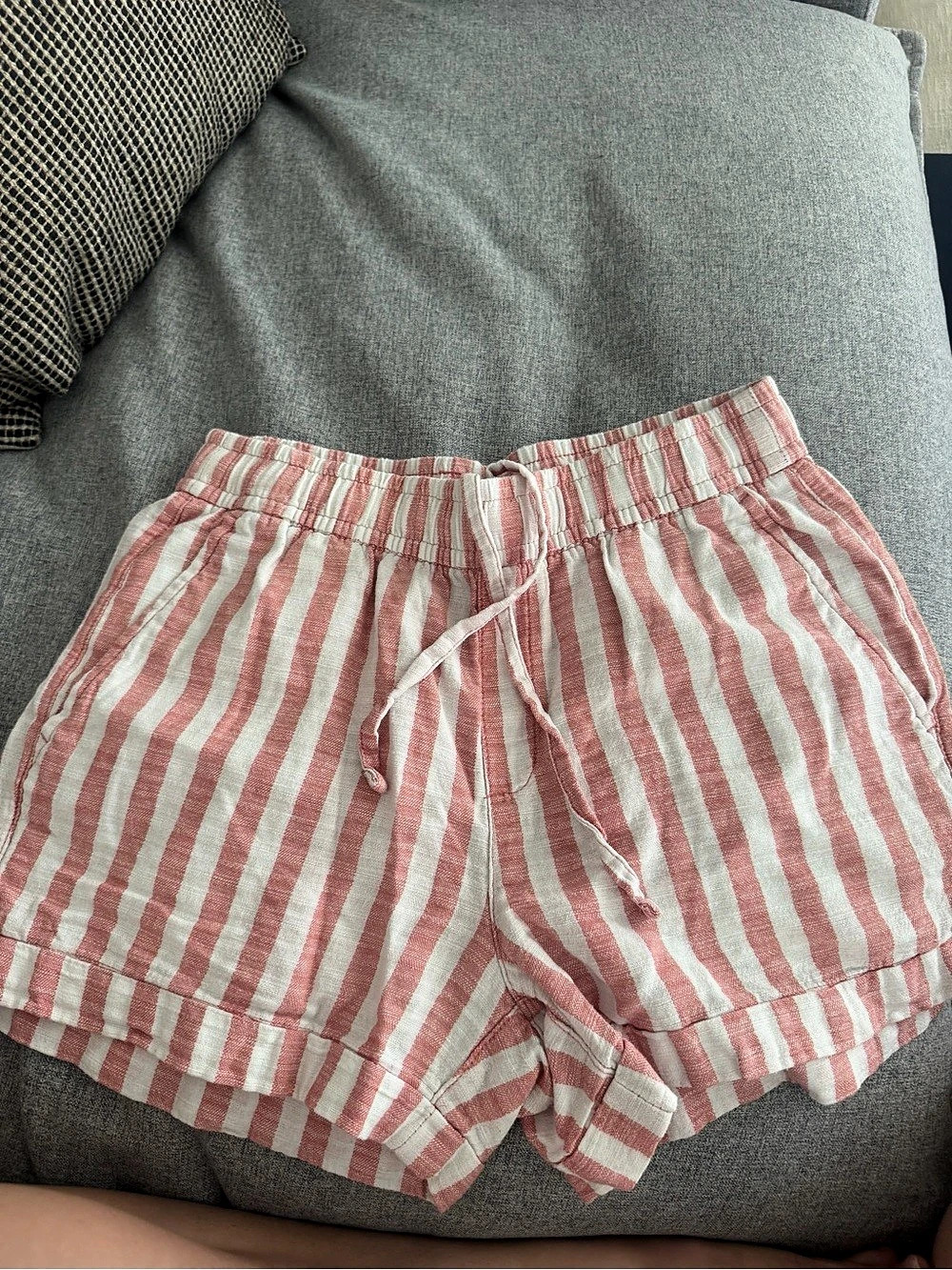 Old Navy High-Waisted Striped Linen-Blend Shorts Pink & White